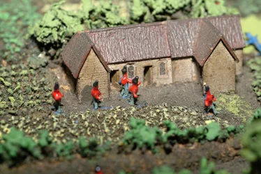 Diorama der Schlacht von Waterloo, zeigt Truppenpositionen um 19:45 Uhr am 18. Juni 1815 (Detail)